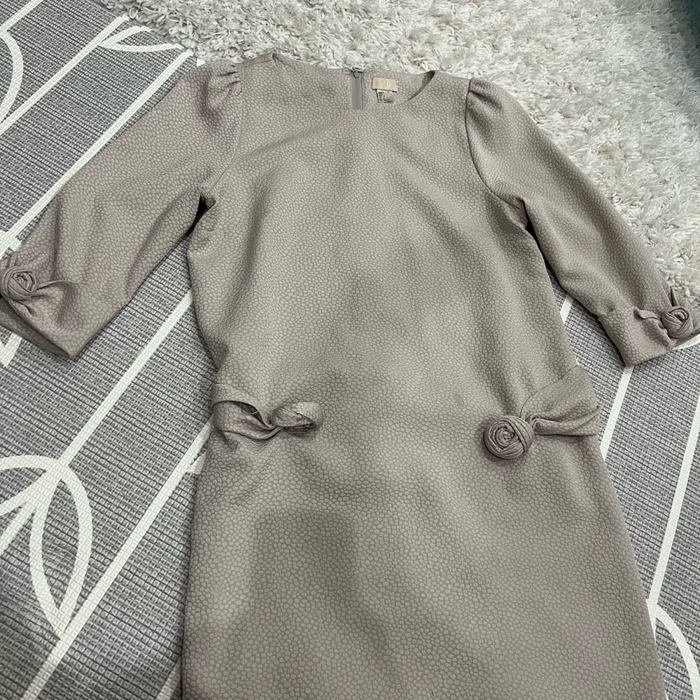 H&M Tan Sheath Dress with Cuffed Sleeves for Work